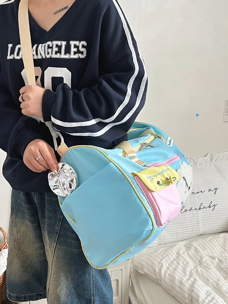 1泊2日の荷物を軽くするためのバッグは？ボストンバッグと比べて、このショルダーバッグが本当に優れている理由
