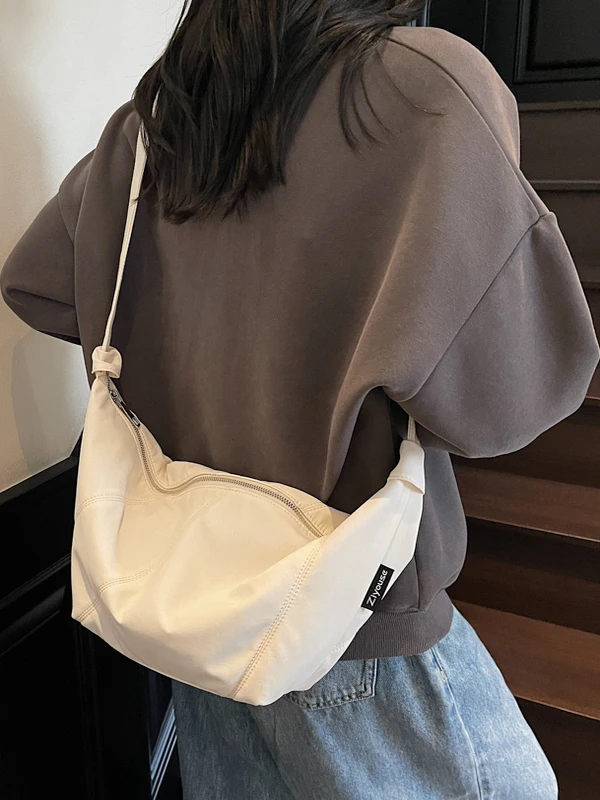 1泊旅行にぴったりなおしゃれなトートバッグはどれ？