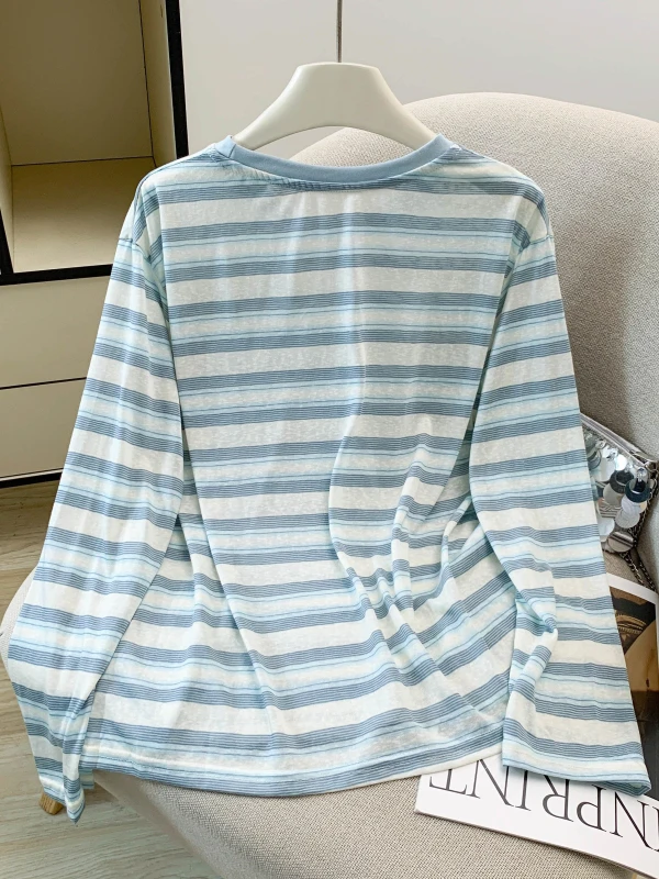 夏の通勤スタイルに悩むなら、このストライプ長袖Tシャツが救いになる？