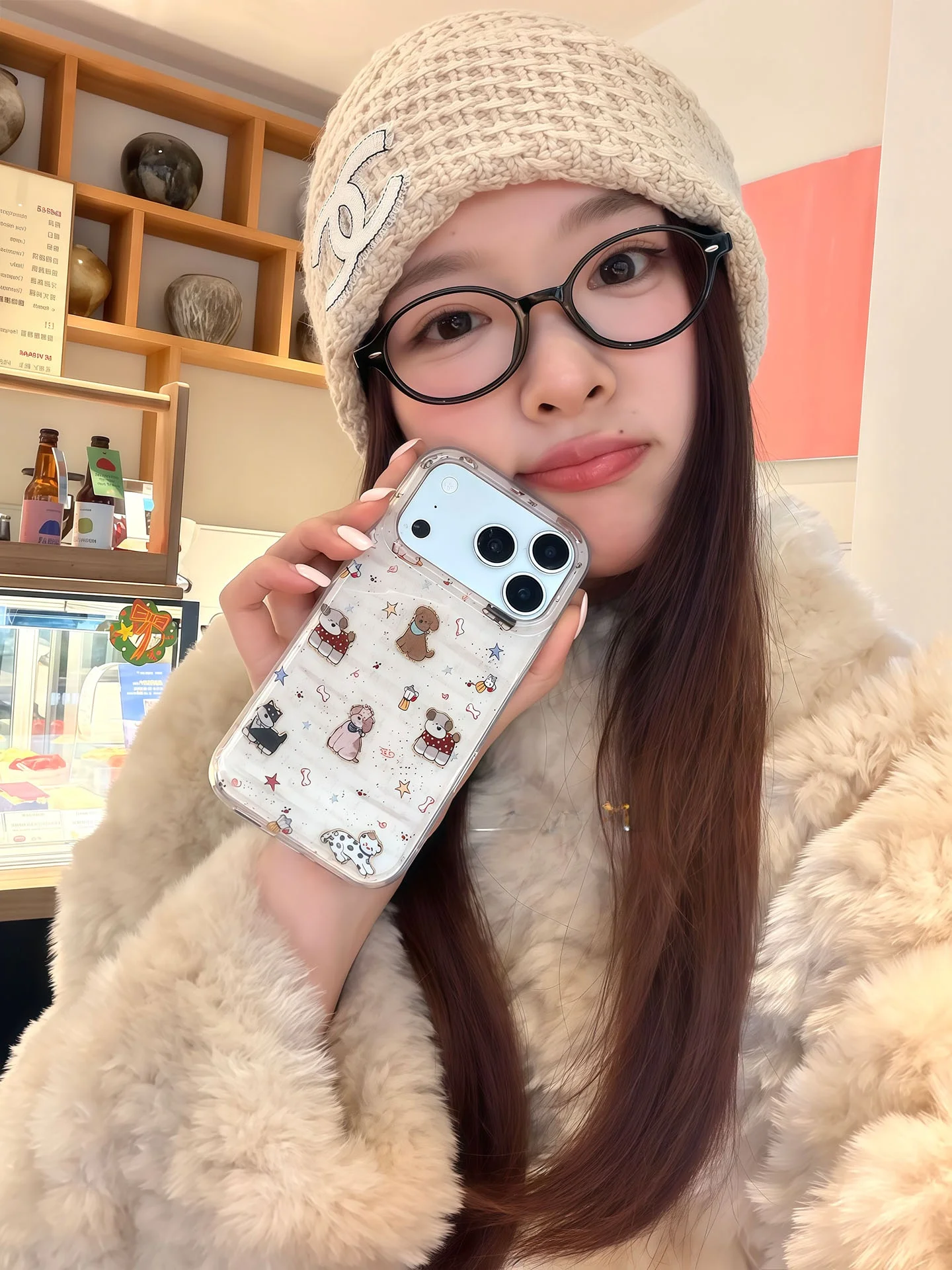 可愛い星柄の犬デザインiPhoneケース：全包型で5G対応の保護機能を実現