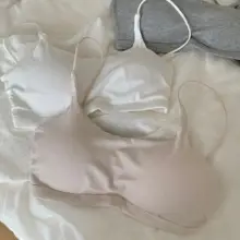 シンプルデザイン！リブ編みキャミソール【細いストラップ・固定カップ付き・女性用】