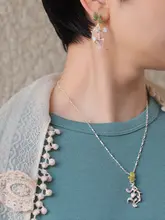 春の渦をテーマにした手作りピアス【桜の花びらが舞うデザイン】