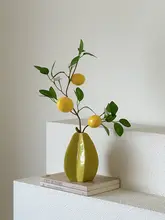 リアル感のある造花と陶器製花瓶【テーブル装飾用・インテリア・撮影用】