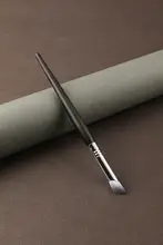 コンシーラーブラシ 丸型斜めカット 指の腹フィット 筋が残らない ニキビ跡カバー クマ隠し