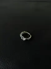 ヴィンテージ風ブランチデザインのクラウンリング【小さなトゲ付き・ユニークアクセサリー】