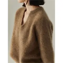 グレーのVネックモヘアニットセーター【冬用・レイヤードスタイル・極上の柔らかさ】
