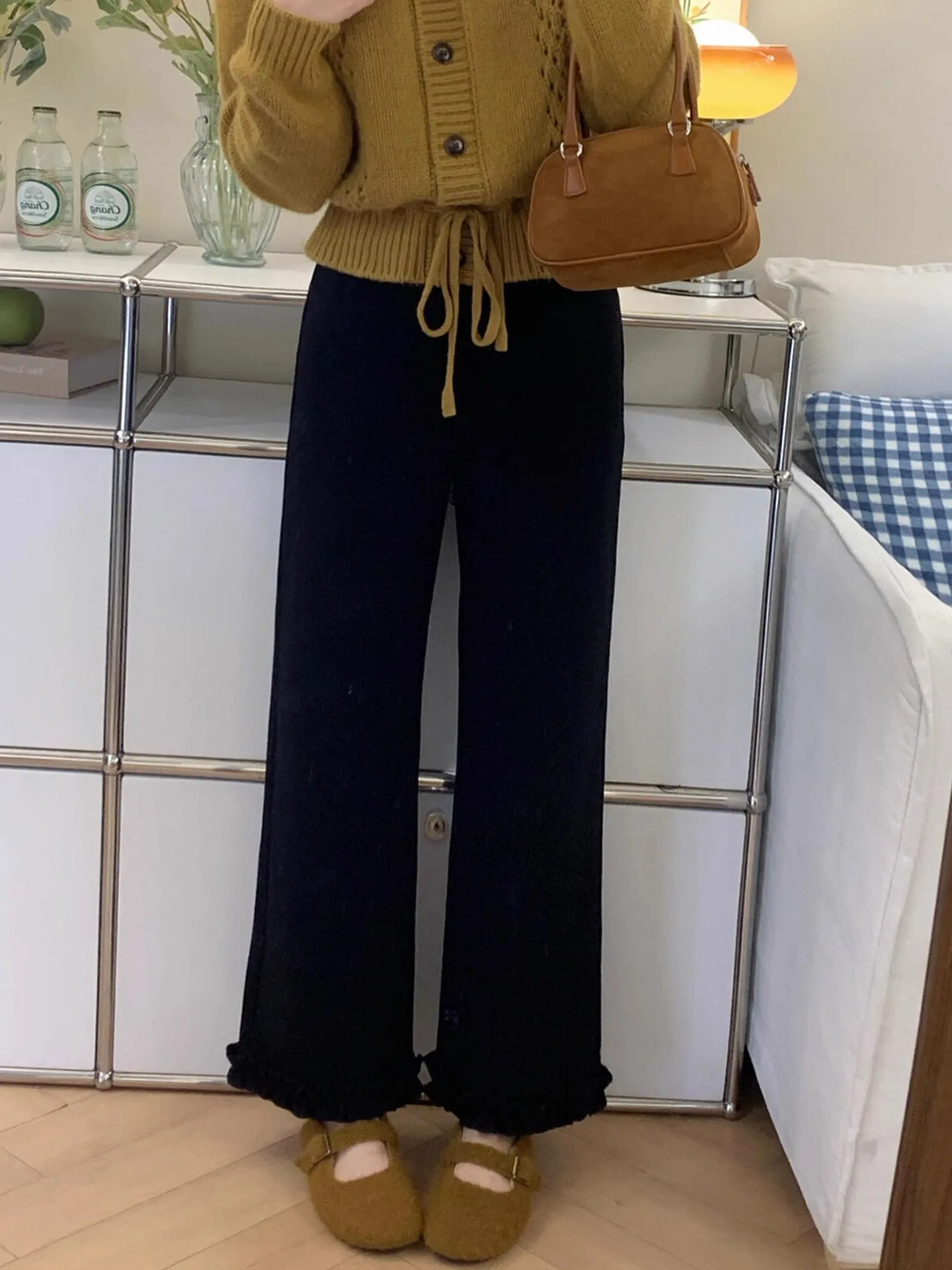 生成り パンツの選び方で悩んでいる？この1着で通勤から夜の散歩まですべてを解決できる