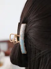 金魚と蝶のデザインの伝統工芸ヘアアクセサリー【髪飾り・イヤリング・バレッタ】（セットアップ対応）