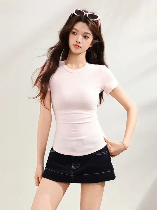 ピンクのラウンドネックフィットTシャツ【女性用・夏向け・極上の柔らかさ・タイトフィット】