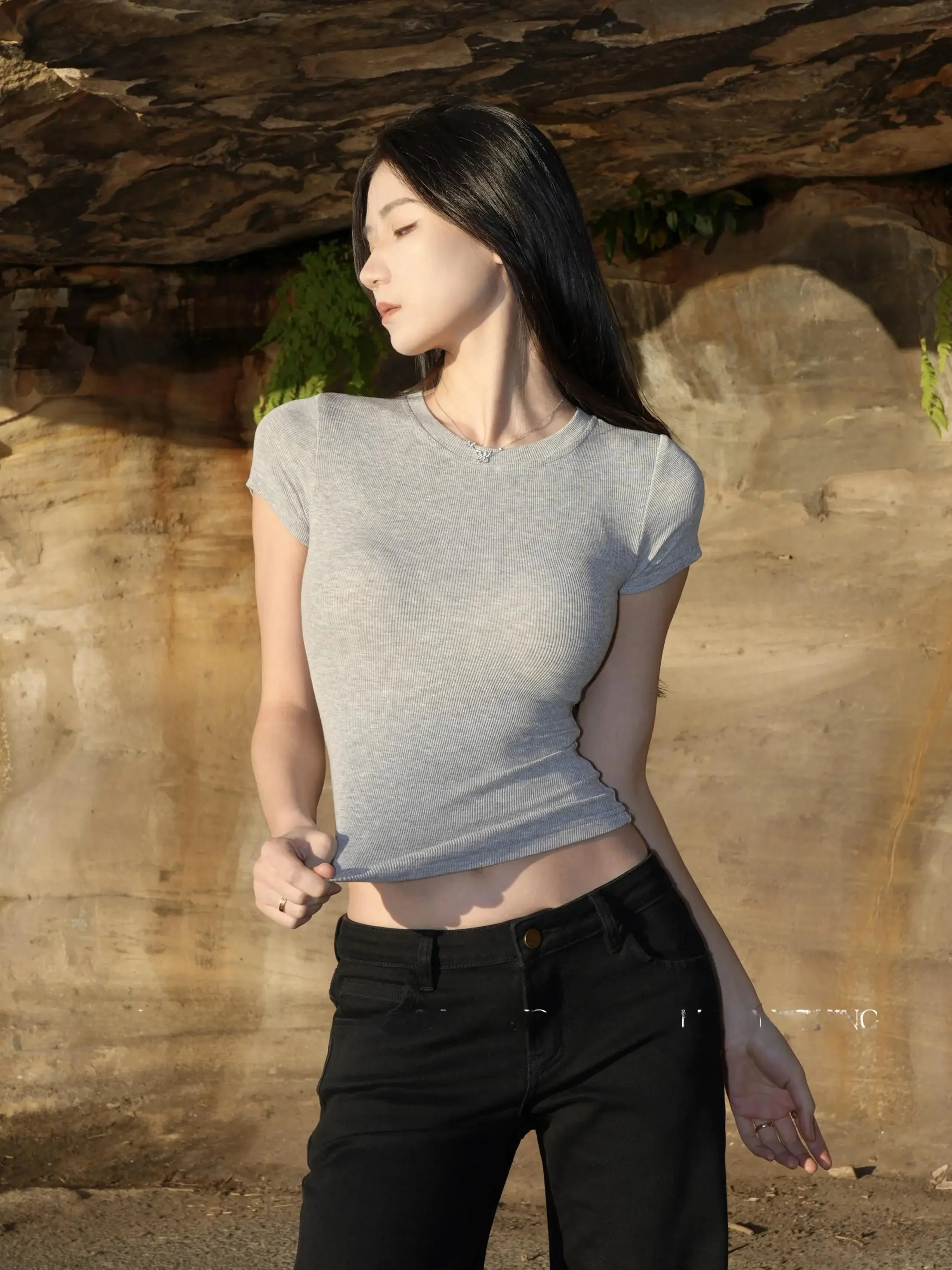 極上の柔らかさ 肌触りの良いカラフルな無痕Tシャツ【女性用・短袖・ストレッチ素材】