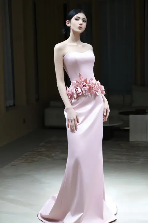 エレガントなピンクの新婦用敬酒服【成人式・婚約・パーティー対応】
