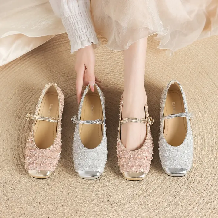 シルバーの浅い口のバレリーナシューズ【フラット・フレンチマリージェンスタイル・ラメ入り】