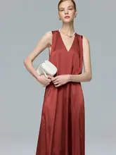 エレガントなVネックノースリーブドレス【サテン風・シンプルデザイン】