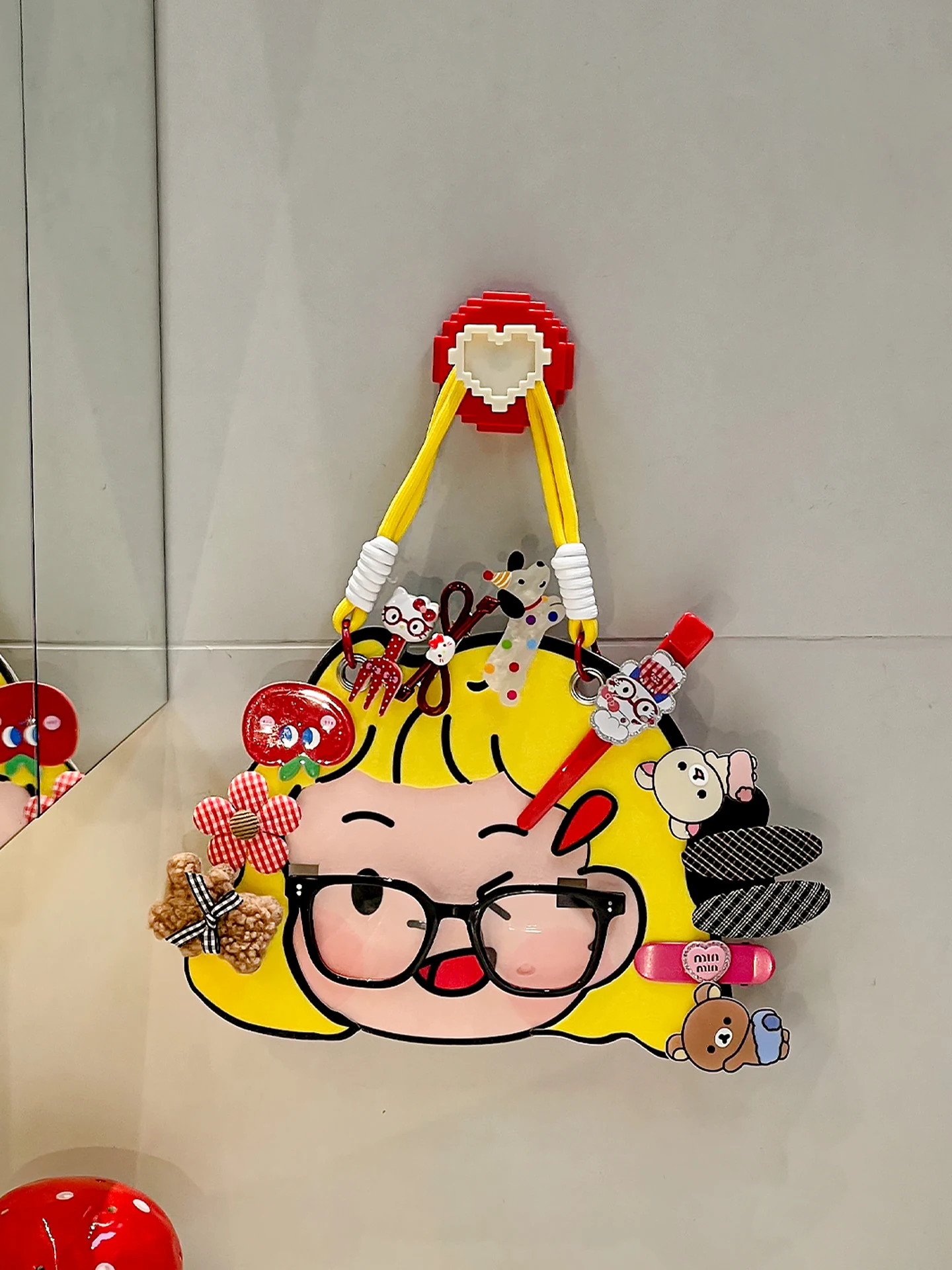 かわいいメガネスタンド付き多機能ヘアゴムクリップの使い方と実際のシーン