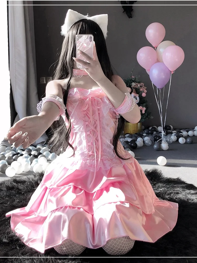 ハロウィン暗黒系プリンセスコスチューム：セクシーなメイド服とキャットウーマン風のクリエイティブなコスプレ実現