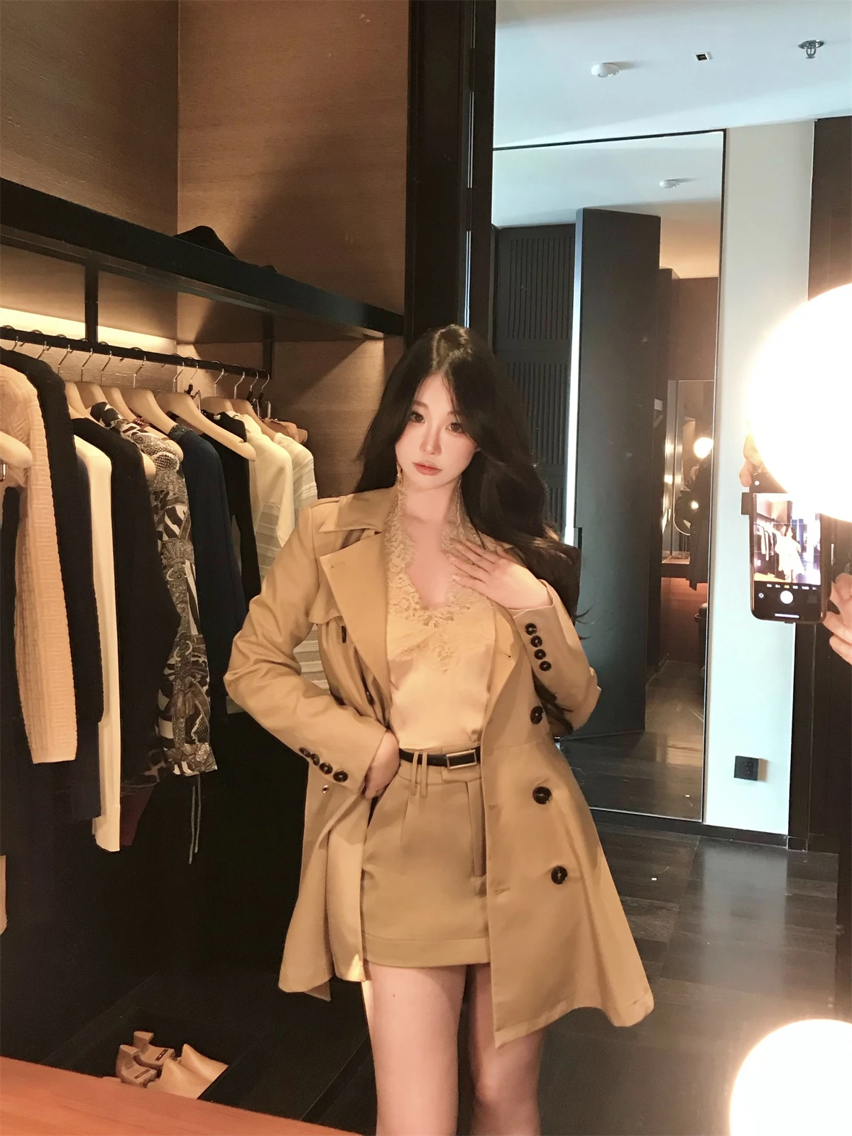 デート服 秋 20代 にぴったりなカジュアルドレスコートは？