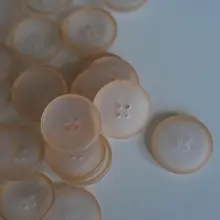 半透明の浅いボウル型ボタン【微金属感・ピンク縁】