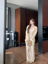 カジュアルな印象のカーディガン【秋冬用・ニット・カーキ色・フィット】