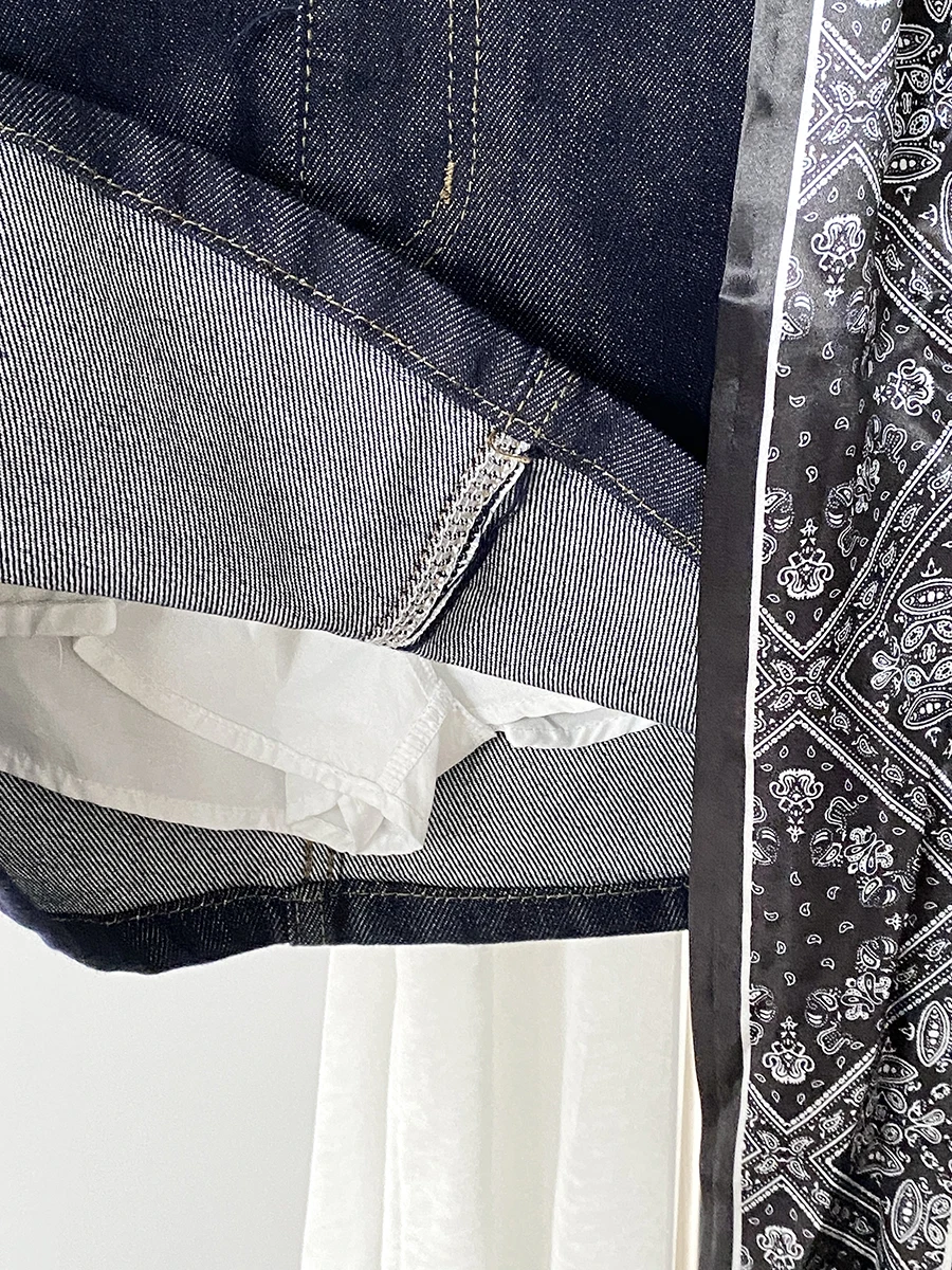 通勤の日常に「ふわっと」着る、深紺のリボンミニスカートは本当におすすめ？