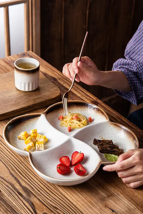 仕切りプレート セラミック 3仕切り 食事管理 ダイエット 朝食 一人用 家庭用 食器 キッズ 男の子 女の子