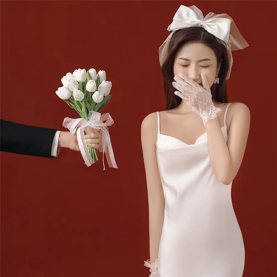 結婚式に使えるコサージュの選び方とは？厳選3選で実際の使い勝手を体感