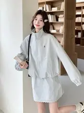 淡い青のカジュアルスポーツウェア【女性用・ショートスカート・春向け・体型カバー・セットア ップ対応】