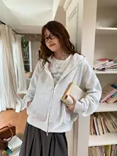 ゆったりとしたデザインのフード付きパーカー【秋用・ピンク・長袖・ジッパー】