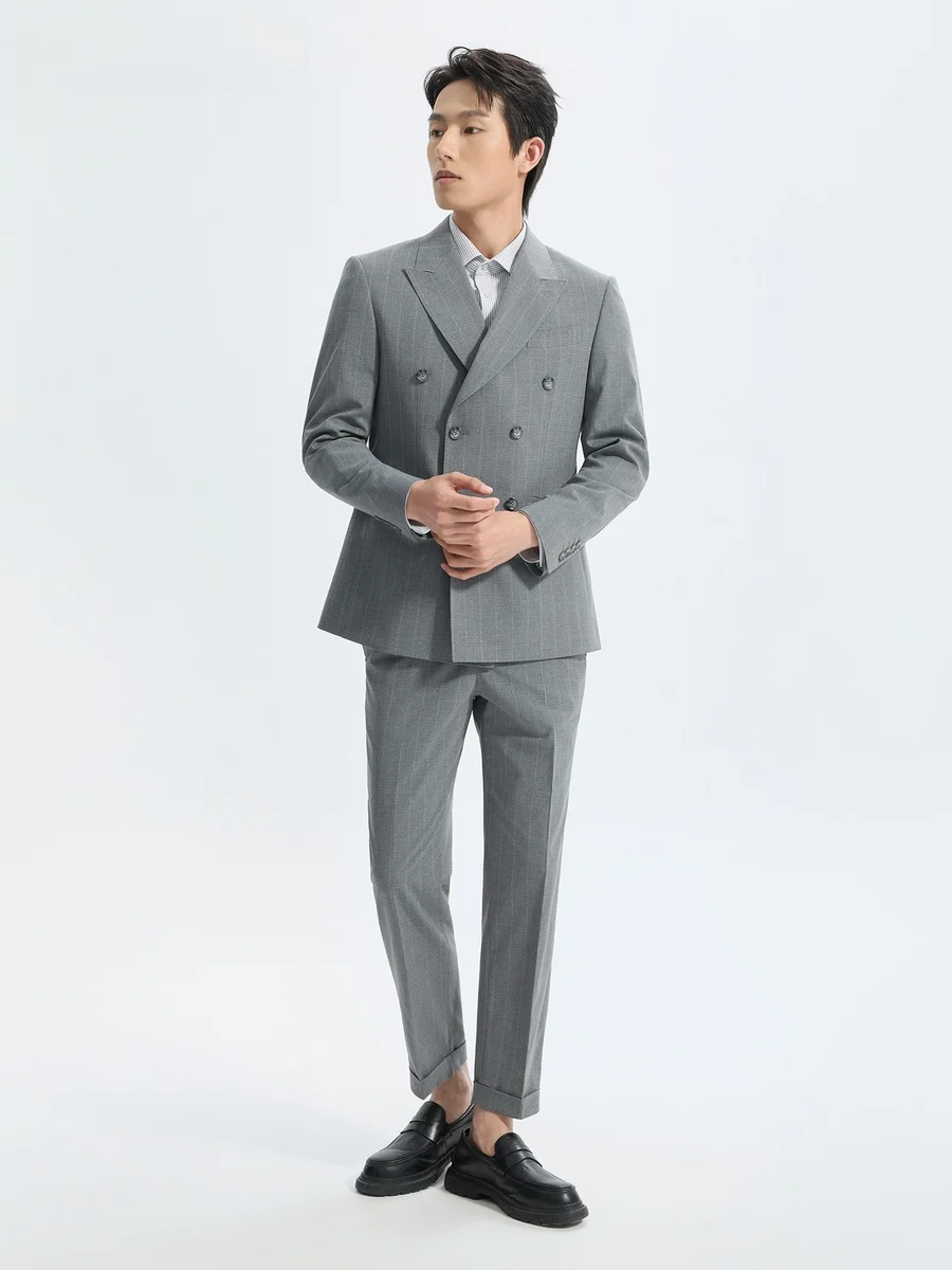 40代の春服選びで迷うなら、この1着が救う理由は？