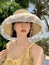 フラワープリントの網タイ製女性用夏用サンハット【ビーチやリゾートに最適・大きなつば・草編み】