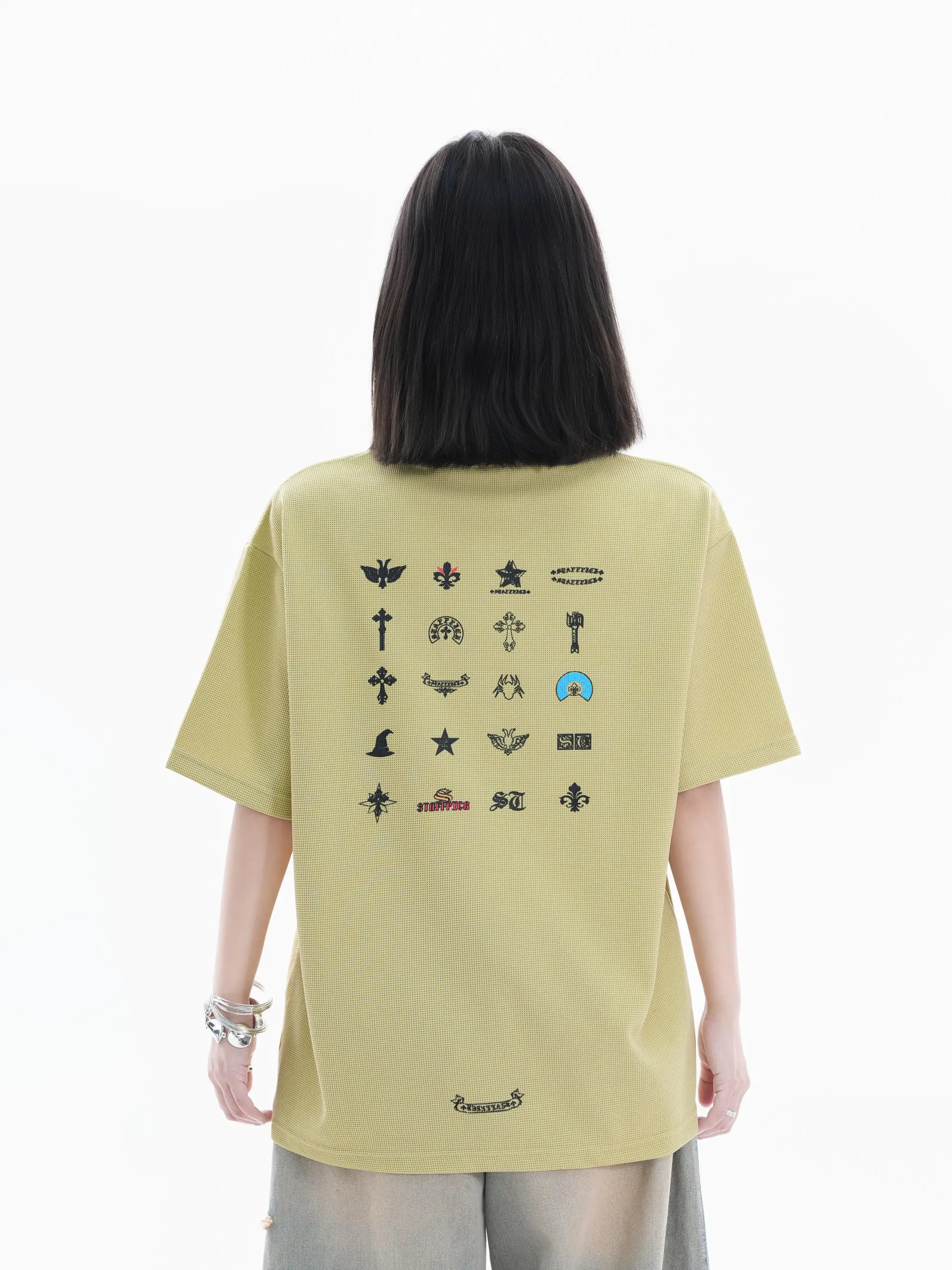 ピチピチ tシャツとは？球球デザインのヴィンテージ風プリントTシャツの実際の特徴と使い方