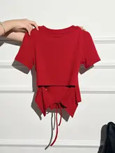 レトロなデザインの赤い丸首短袖Tシャツ【穴あけ不要・女性用・後ろ透かし編み】