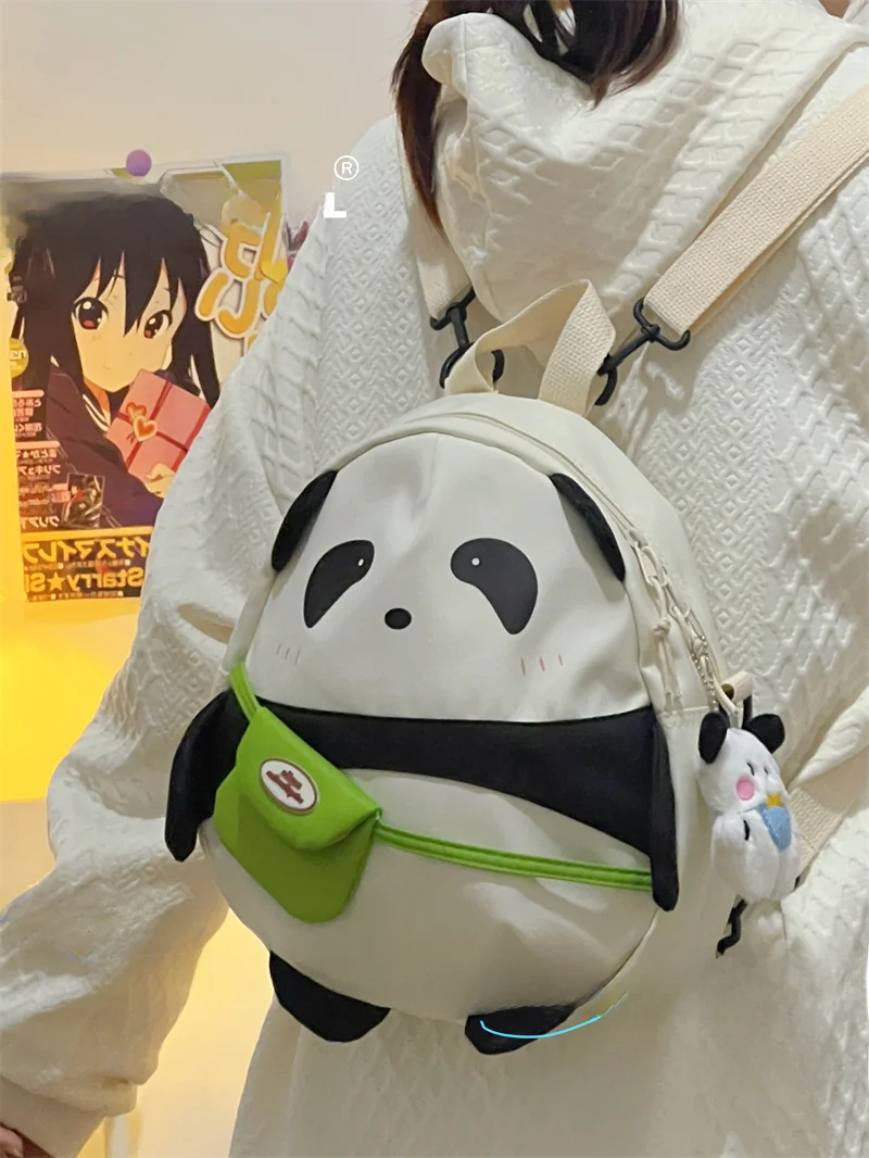 女子大生が選ぶ「かわいいリュック」は、パンダとクッキーのコラボがベスト？