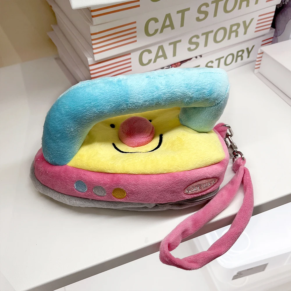 かわいいデザインのペンケース兼化粧ポーチ：可愛いコスメプレゼン  トとしての実用性と選定基準