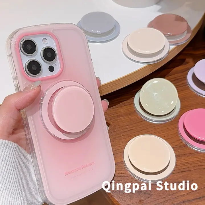 シンプルなデザインの円形MagSafe対応スマホスタンド【強力吸着】