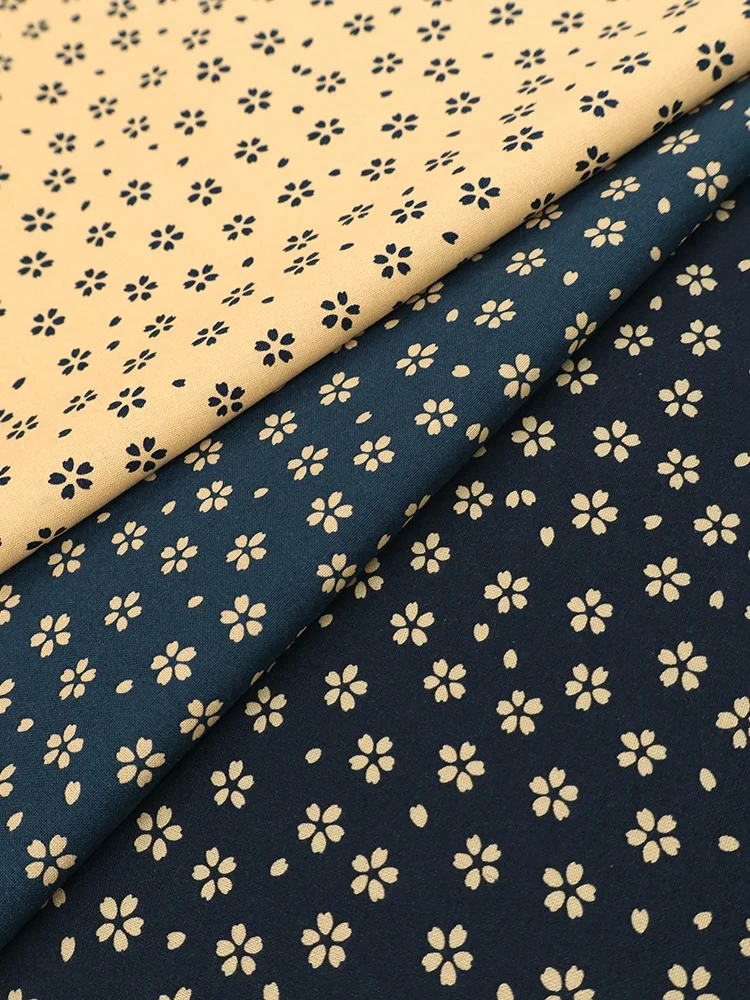 桜の花びらデザインの和風エプロン：日本製コットンで作る自然な手作り感