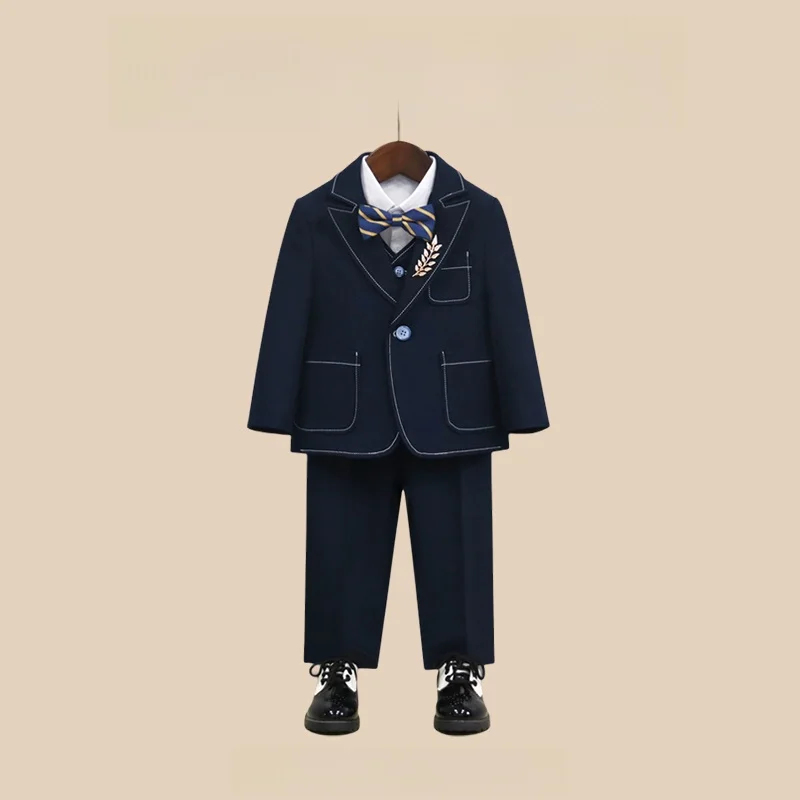 ベビーフォーマル男の子にどんな服が合う？英倫スタイルの華やかさを実感できる1着を紹介