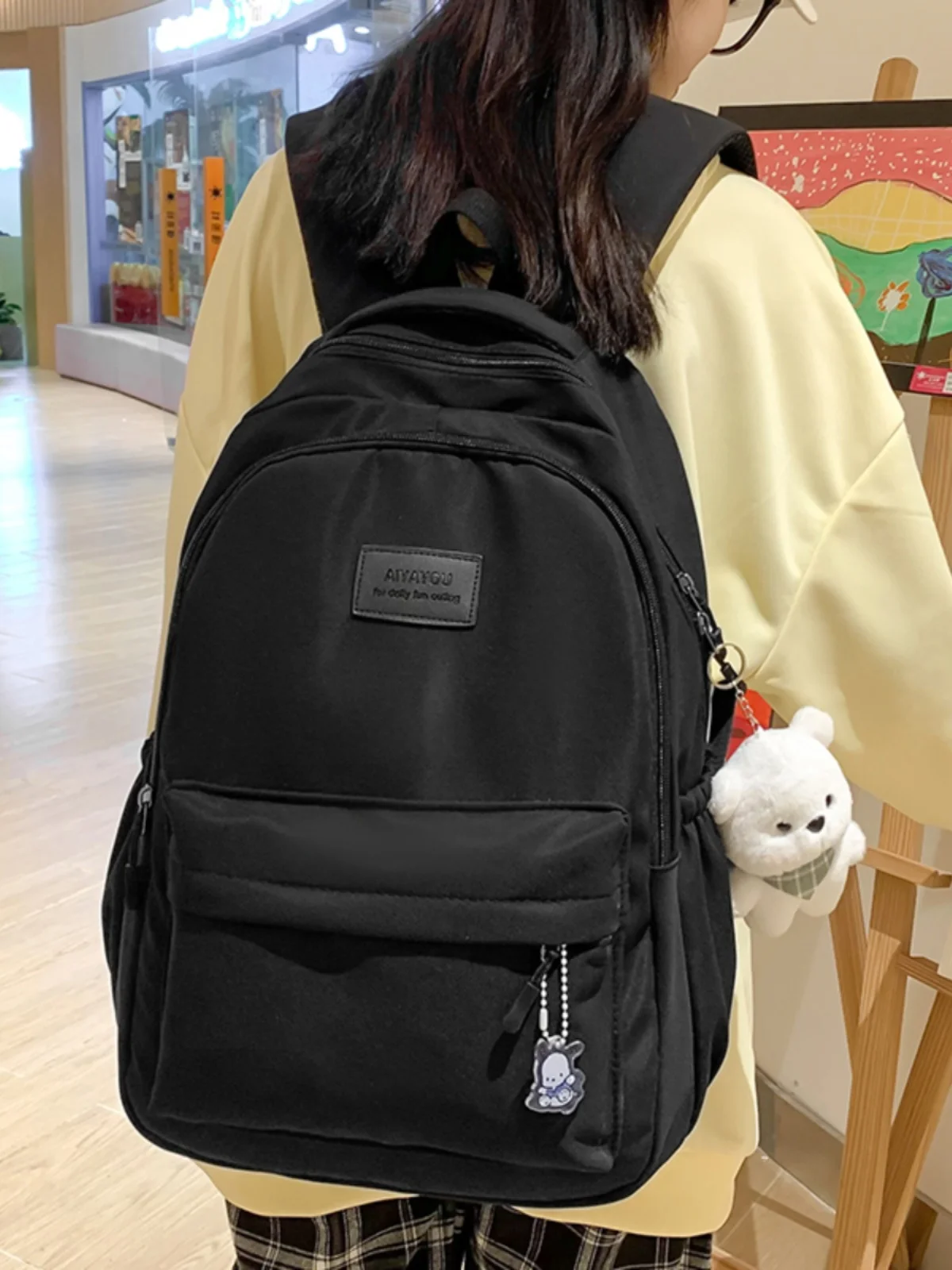 15インチ リュックは通勤でも通学でも使える？黒いシンプルリュックが選ばれる理由とは？