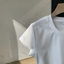 デザイン性に優れたグレーのショートスリーブTシャツ【フィット感・ウエストシェイプ】
