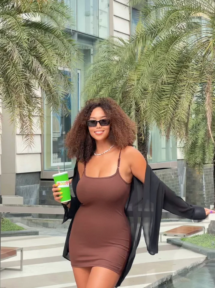 高腰デザインのタイトキャミソールワンピース【夏用・ストレッチ素材・シンプルカラー】