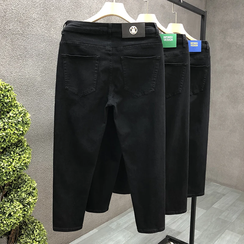 160cm・170cm・180cmのメンズファッションで悩むなら、この黒いデニムパンツが救う理由は？