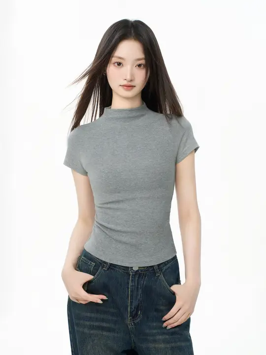 グレーのハイネック半袖Tシャツ【レディース・フィット感抜群・夏用】