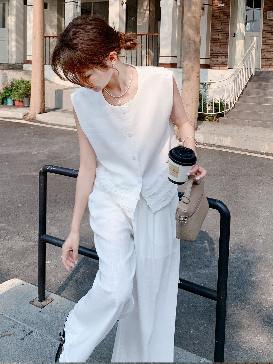 夏の白ズボンコーデで失敗しない方法は？通勤からレジャーまで使える1つの答え