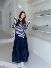 ストライプTシャツとスカートのコーディネート【春秋・軽やか・おしゃれ・着回しに最適】（セットアップ対応）