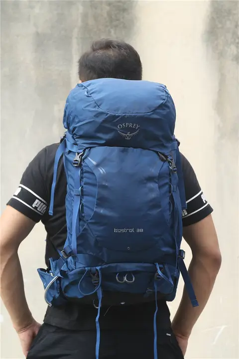 OSPREY メンズデイパック【アウトドア・軽量・大容量・ハイキング用】