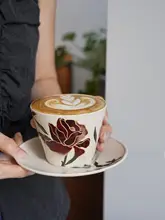 レトロな赤いバラの陶器製コーヒーカップ【手にフィット・ラテアート・ハンドドリップ・アフタヌーンティー用】