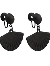 中国風ファン型 黒色イヤリング【アンティークスタイル・ノーホールタイプ・シンプルデザイン】