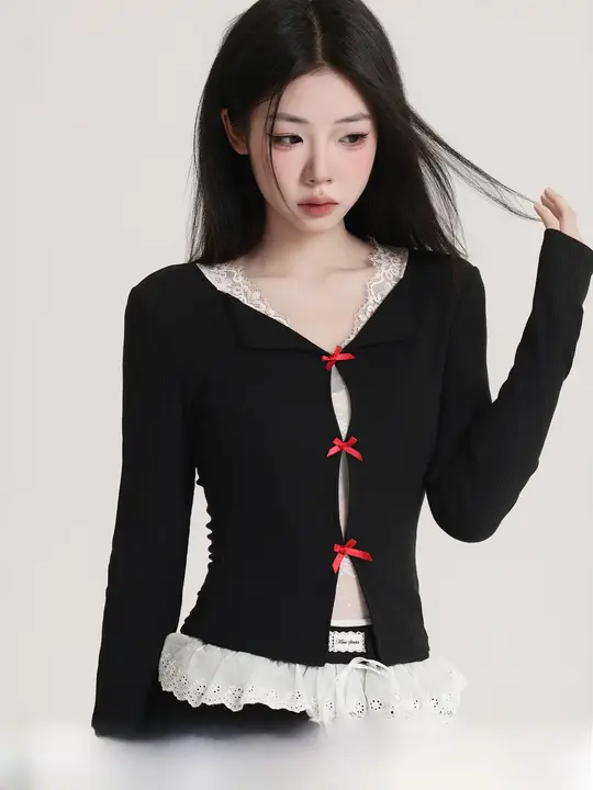 レディース 長袖ニットTシャツ【黒・レースデザイン・フィット感・春秋用】