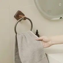 胡桃木製 穴あけ不要タオルリング【バスルーム・収納・掛けタイプ】