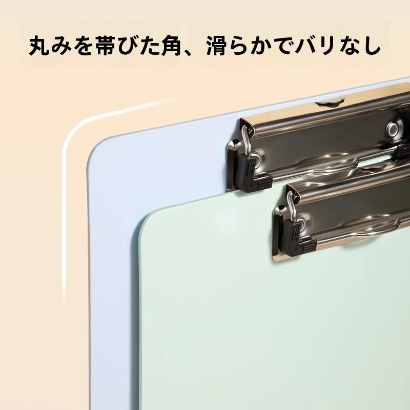 A4サイズ記入板は学生や医療現場で信頼される実用性を備えている