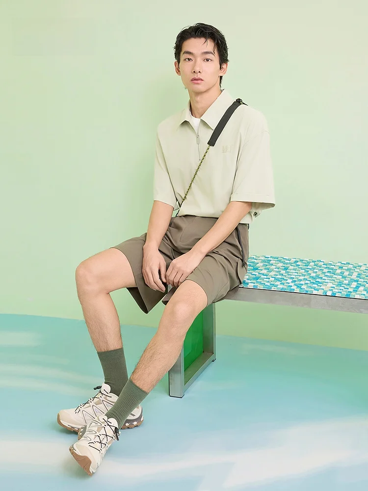 27歳男性が夏に着るべきトップスは？GXGのハーフジップシャツが解決するリアルな悩み